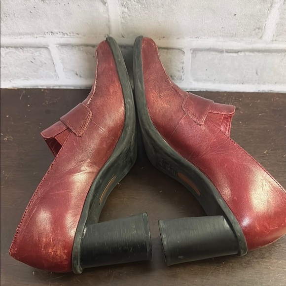 Hush Puppies Burgundy Leather Pumps, size 6M - Picture 6 of 8